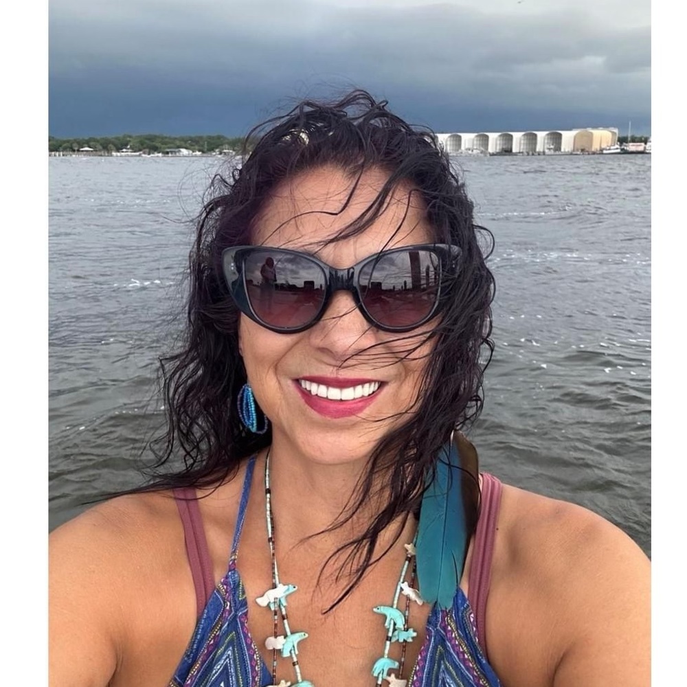 Meet your Posher, Debi